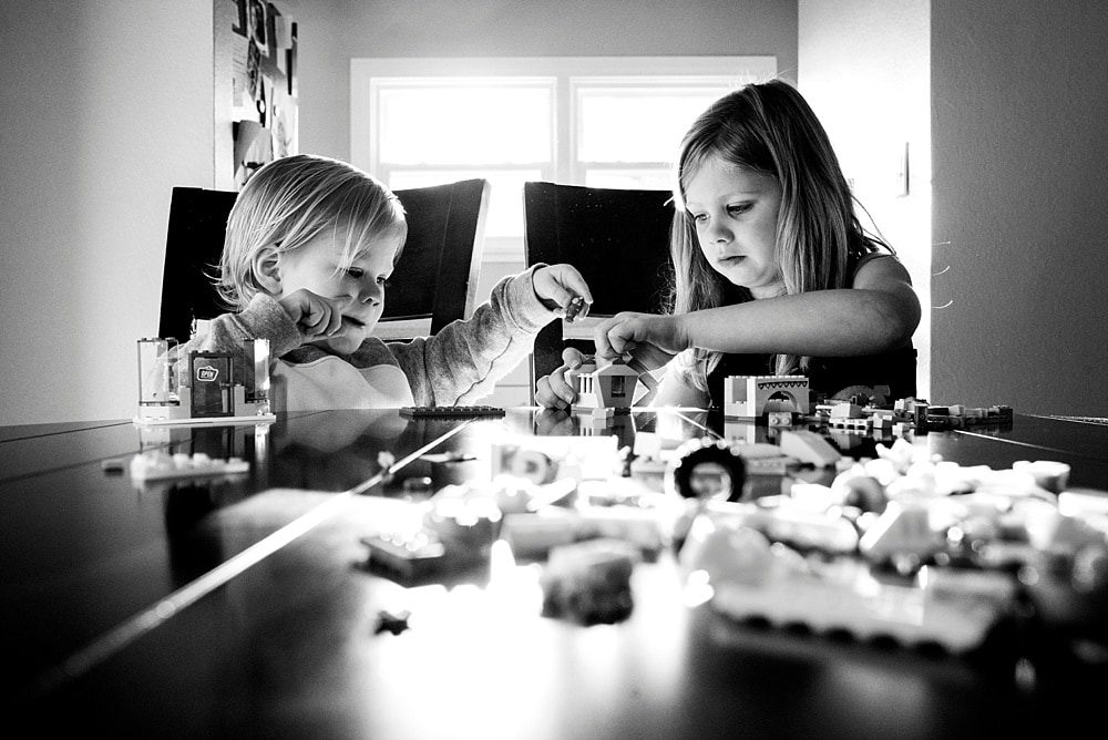 Findlay Ohio Photographer brother and sister playing photo by cynthia dawson photography 