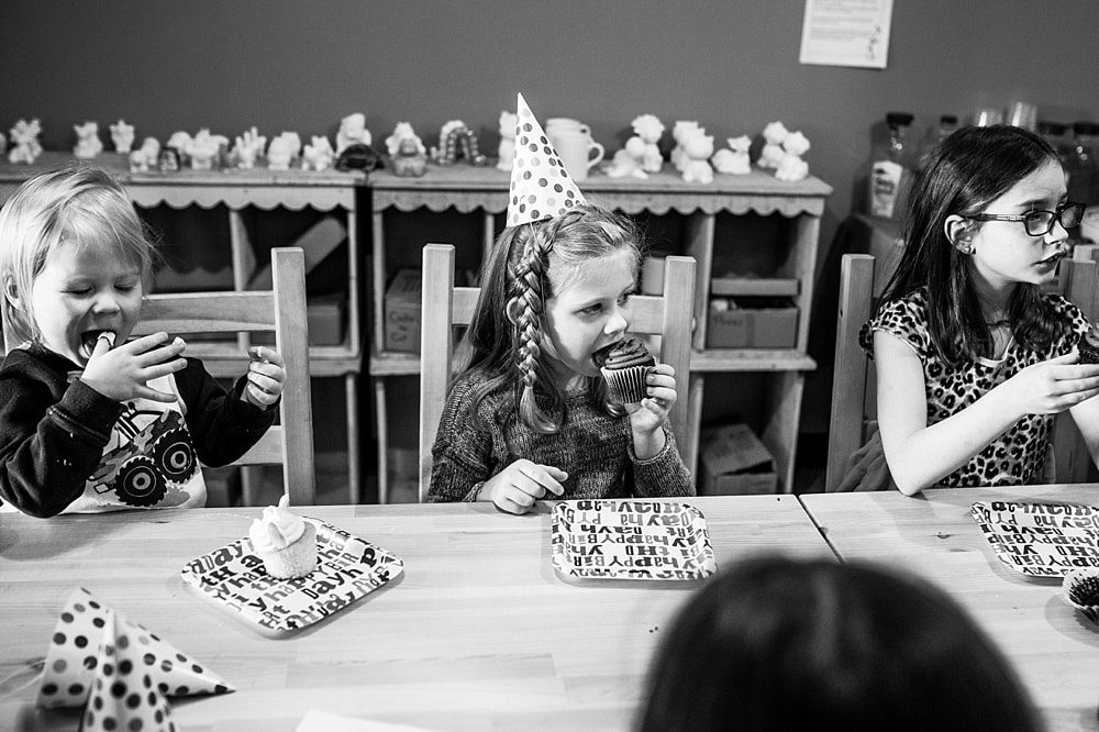 Birthday Party Places Toledo Ohio kids eating cake photo by Cynthia Dawson Photography