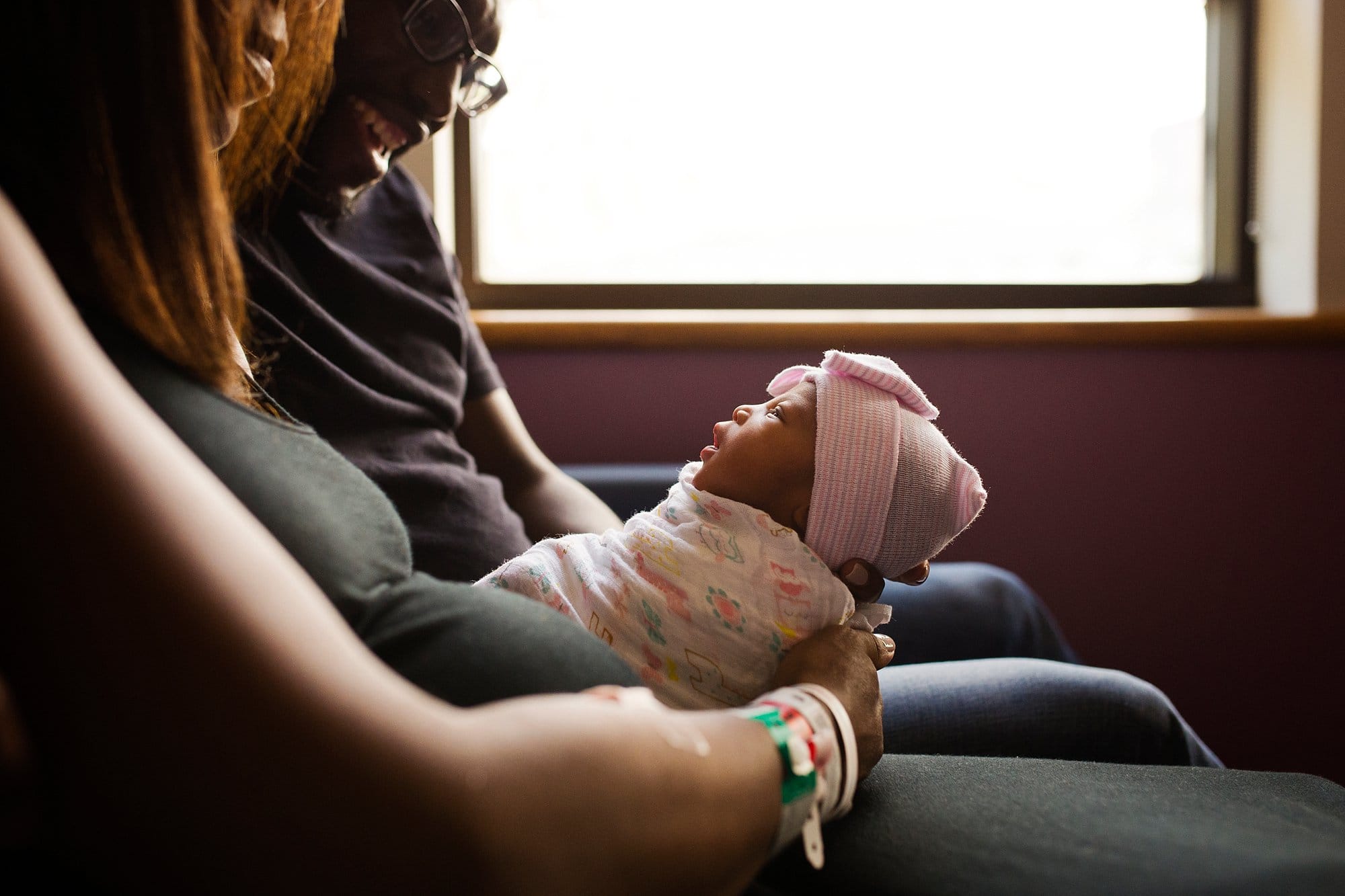 Toledo Ohio Fresh 48 Photo Session new parents in hospital photo by Cynthia Dawson Photography