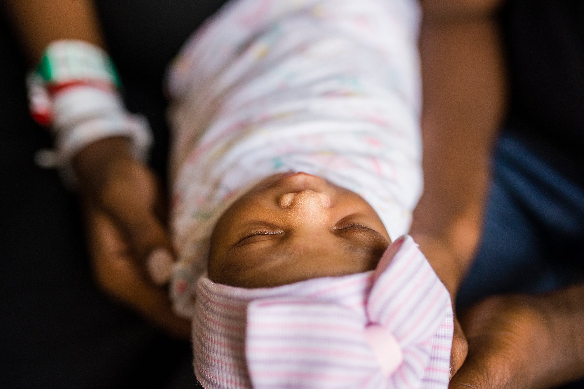 Toledo Ohio Fresh 48 Photo Session close up of baby in hospital photo by Cynthia Dawson Photography