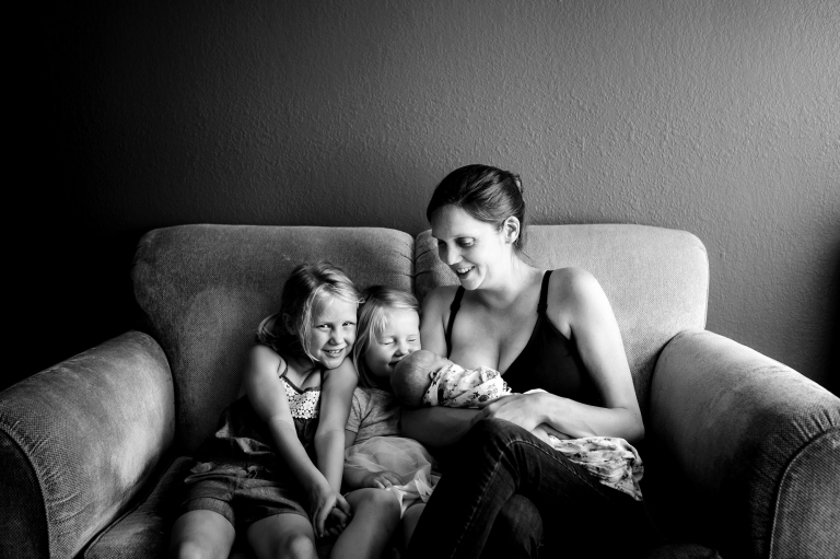 Newborn Photos in Toledo Ohio mother with daughters photo by Cynthia Dawson Photography