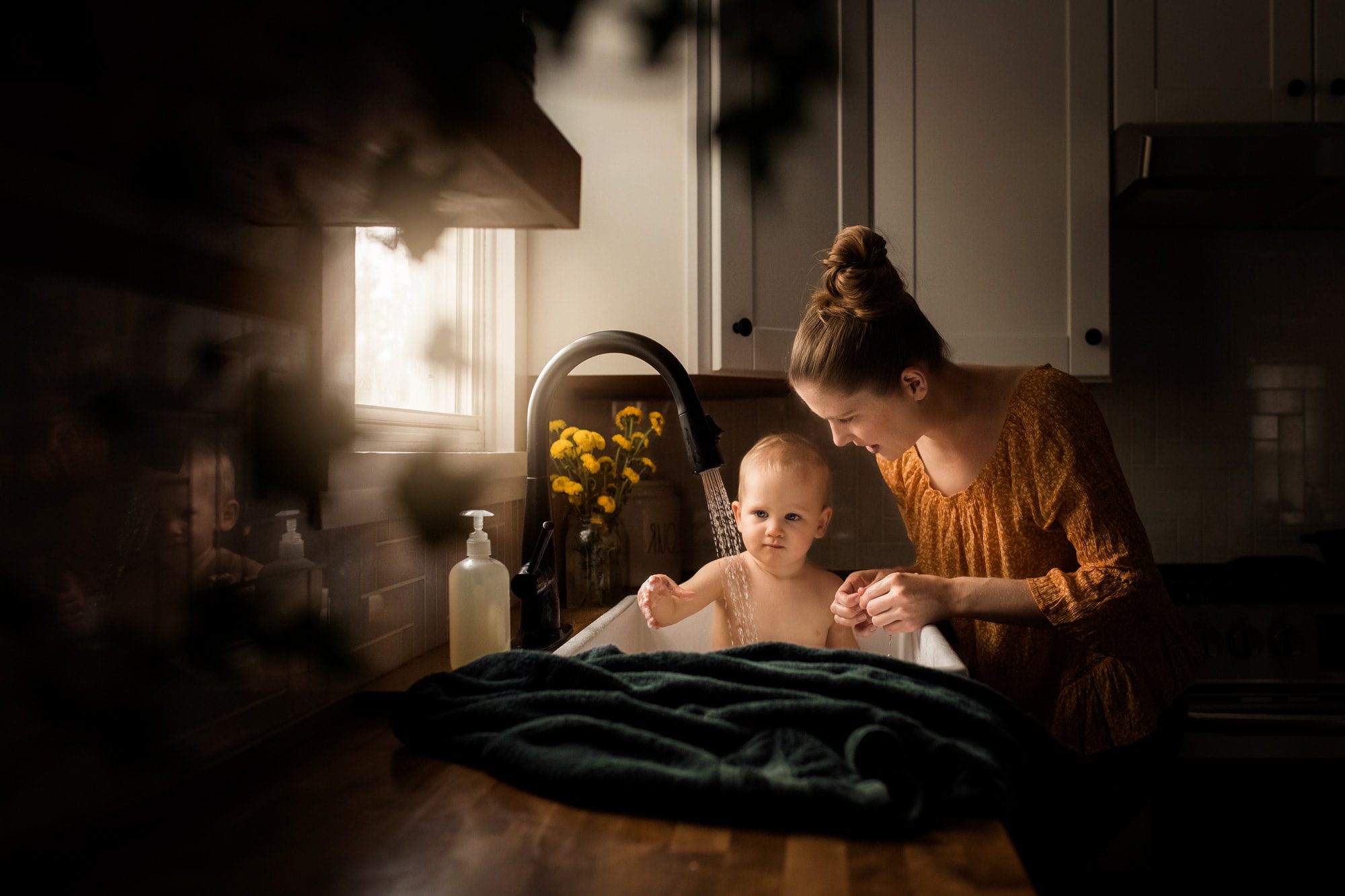 Findlay Family Photographer mother with baby photo by Cynthia Dawson Photography 