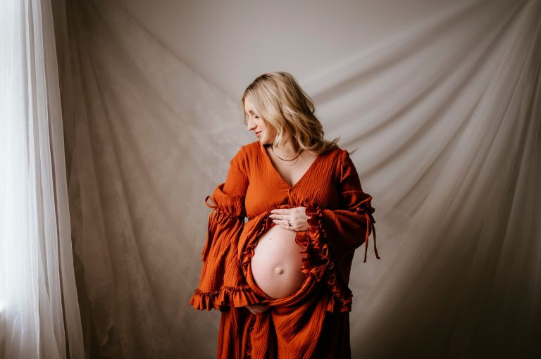 Emotive Maternity Photography in Toledo