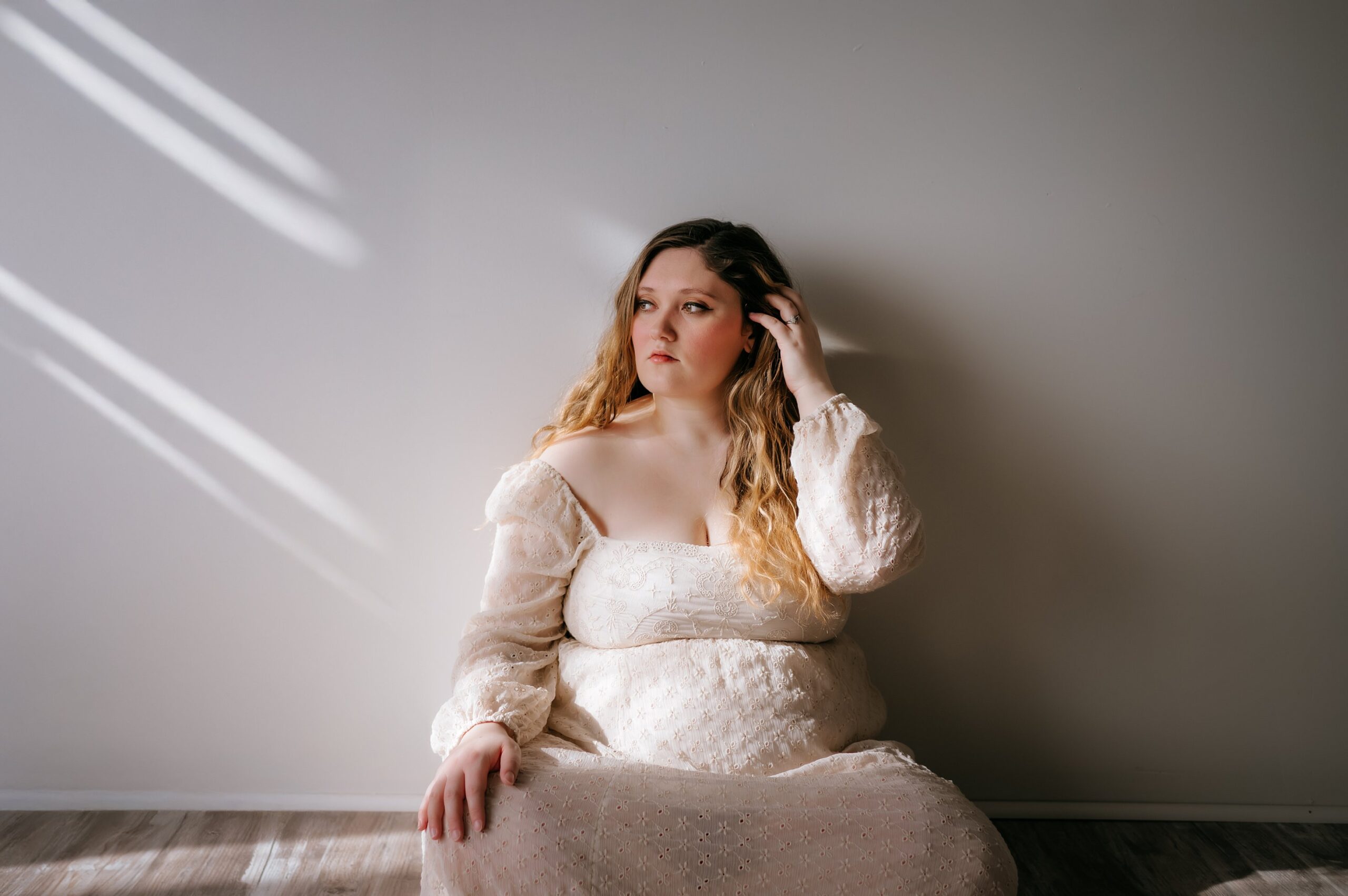 indoor maternity photos toledo ohio