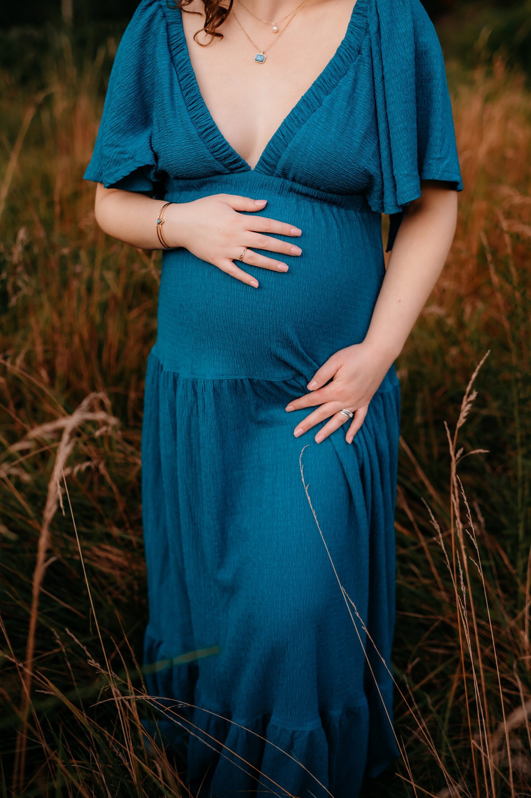 what to wear for maternity photos 