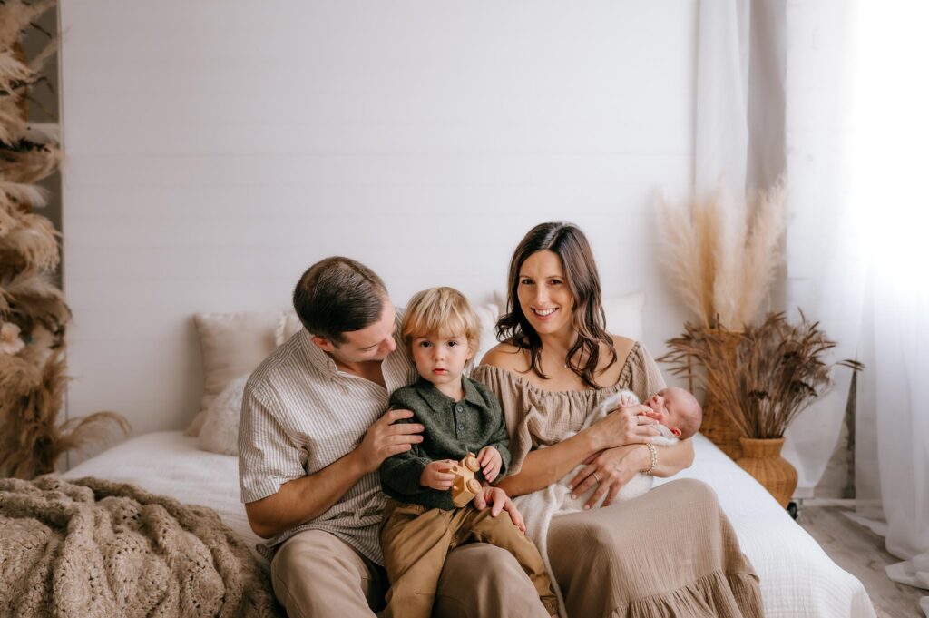 Photographing Siblings with a Newborn Baby