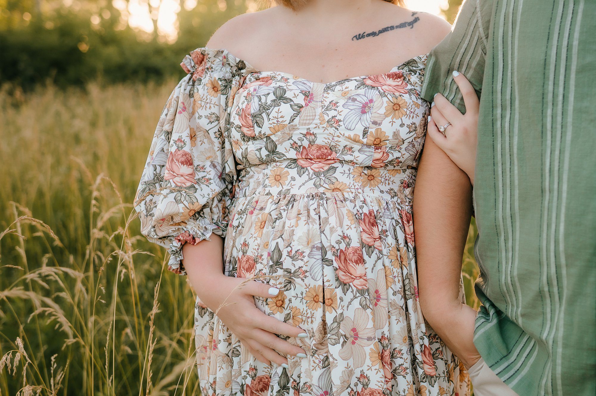 Best maternity poses with husband
