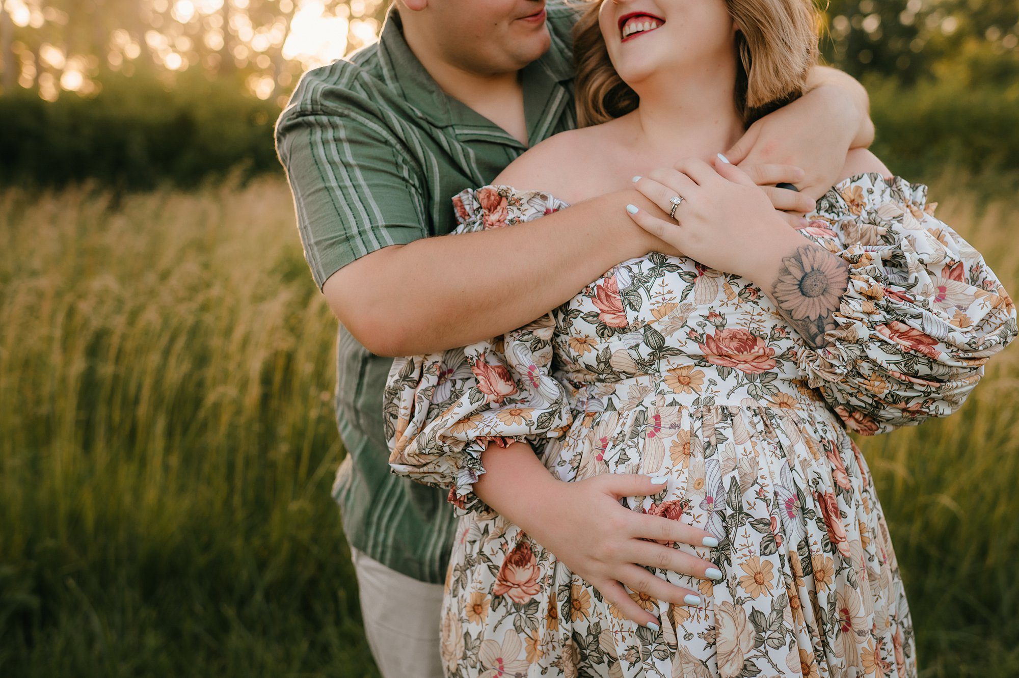 Best maternity poses with husband