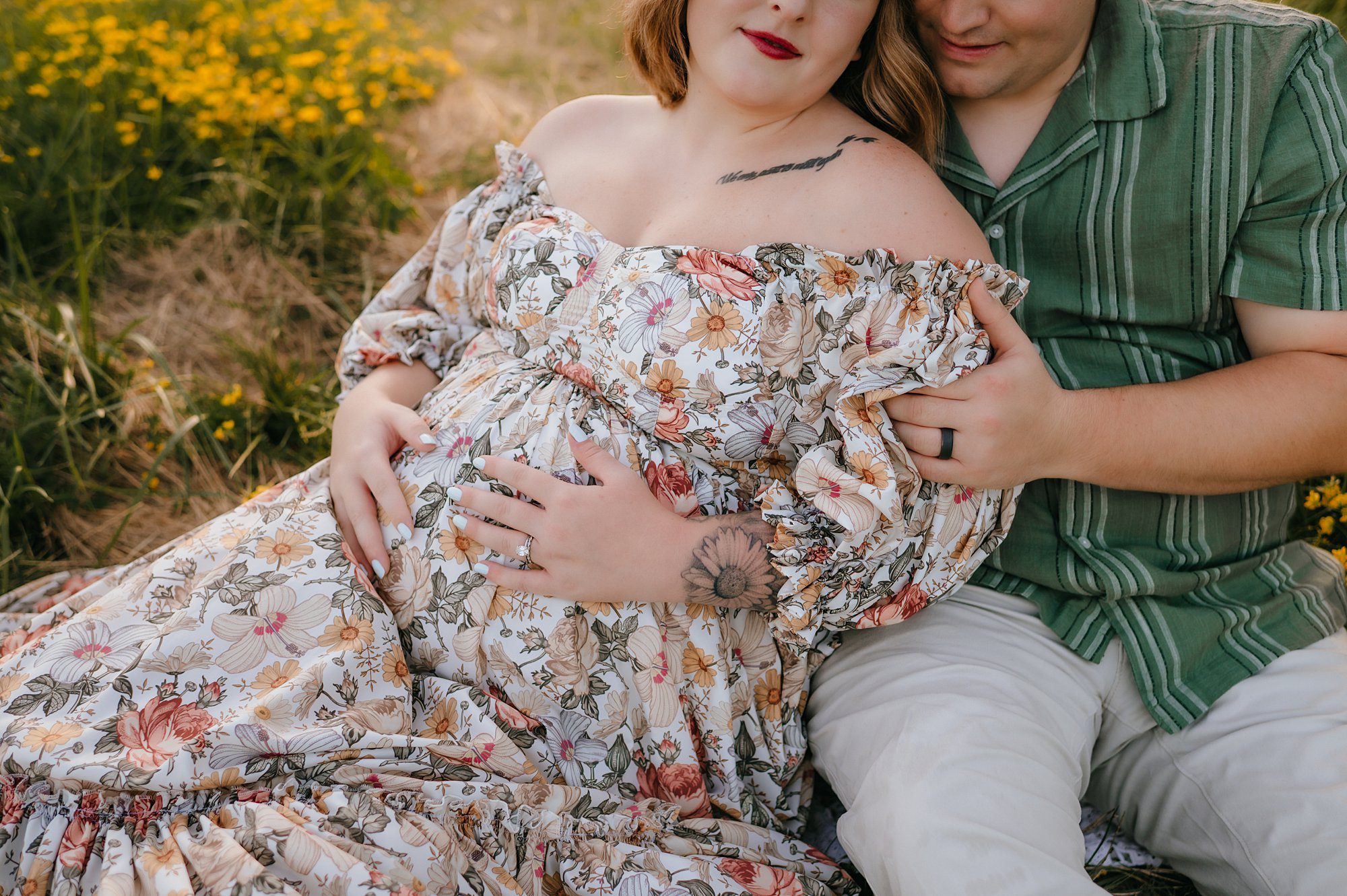 Best maternity poses with husband